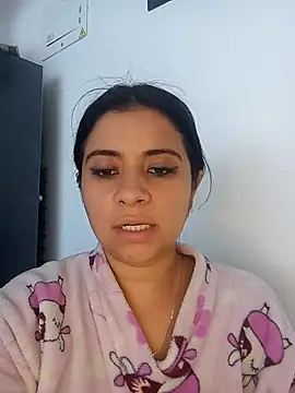 ValerieLove  online show from November 2025 06:30:02 PM