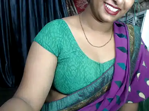 Snapshot of DearKimmi chatting on December 2024 11:25:02 PM DearKimmi online show from December 2024 11:25:02 PM