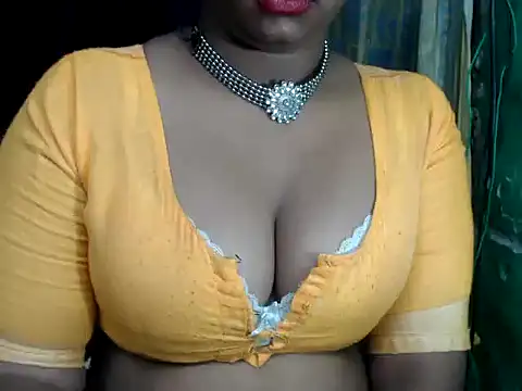 Snapshot of DearKimmi chatting on December 2024 10:23:02 PM DearKimmi online show from December 2024 10:23:02 PM