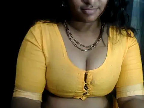 Snapshot of DearKimmi chatting on January 2025 06:28:01 PM DearKimmi online show from January 2025 06:28:01 PM