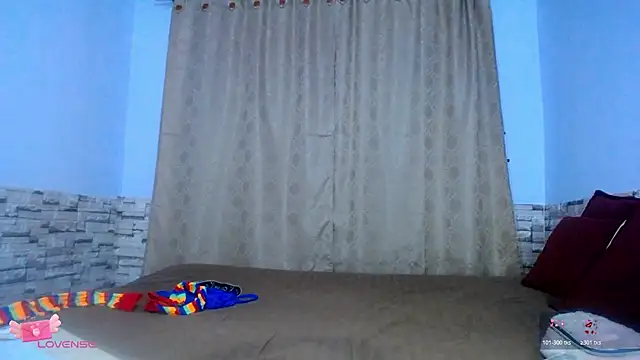 DaraKat18 online show from November 2025 11:10:02 PM