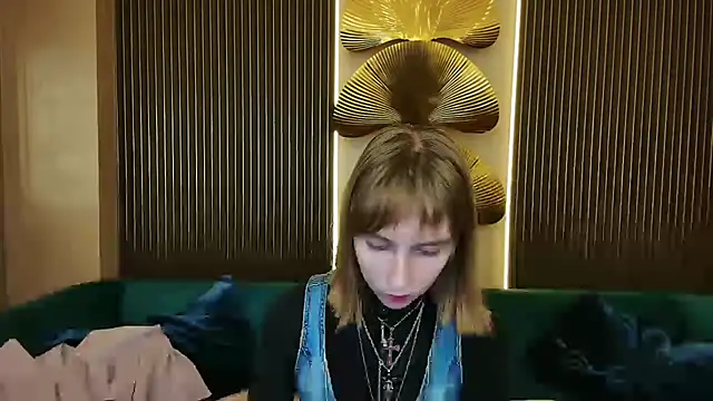 Beverly Gomes online show from November 2025 03:55:02 PM