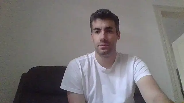 JulioIsHere4you online show from October 2025 09:29:01 AM