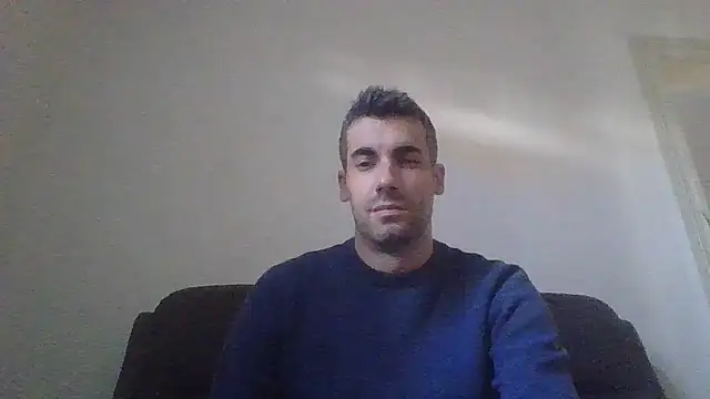 JulioIsHere4you online show from October 2025 10:27:02 AM