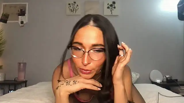 Snapshot of MichelleXClarice chatting on September 2025 03:08:01 AM MichelleXClarice online show from September 2025 03:08:01 AM