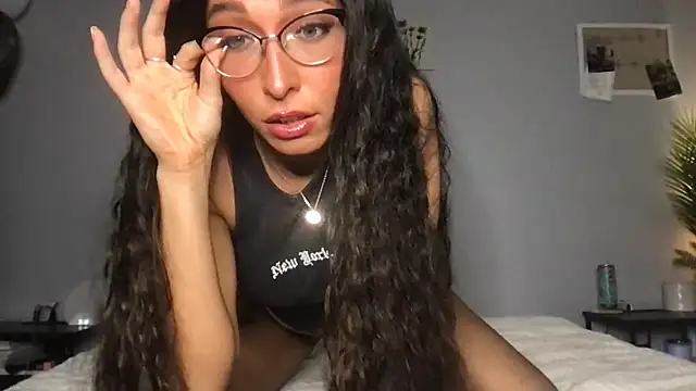 Snapshot of MichelleXClarice chatting on September 2025 02:13:01 AM MichelleXClarice online show from September 2025 02:13:01 AM