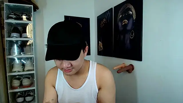 KentAivan online show from October 2025 05:32:01 PM