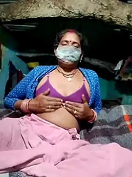 CUTE-004 online show from November 2025 03:15:02 PM