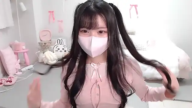 moka-neko online show from November 2025 01:14:02 PM