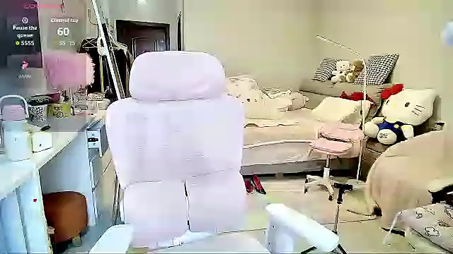 Snapshot of Diva_VVN chatting on October 2025 12:11:01 AM Diva VVN online show from October 2025 12:11:01 AM