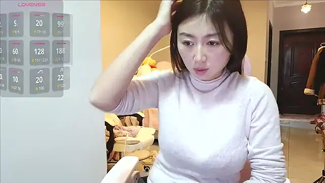 Snapshot of Diva_VVN chatting on November 2025 11:48:01 PM Diva VVN online show from November 2025 11:48:01 PM