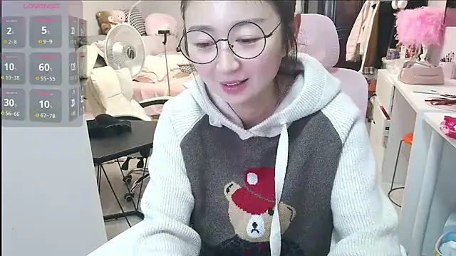 Snapshot of Diva_VVN chatting on November 2025 11:48:01 PM Diva VVN online show from November 2025 11:48:01 PM