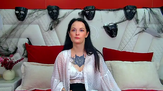 Snapshot of MollyMillsen chatting on November 2025 06:32:01 PM MollyMillsen online show from November 2025 06:32:01 PM