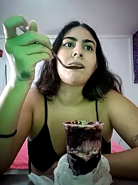 ApenasLys online show from November 2025 11:15:01 PM