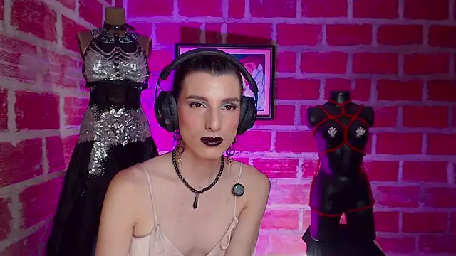 Moira-Hot online show from March 2026 06:30:01 PM