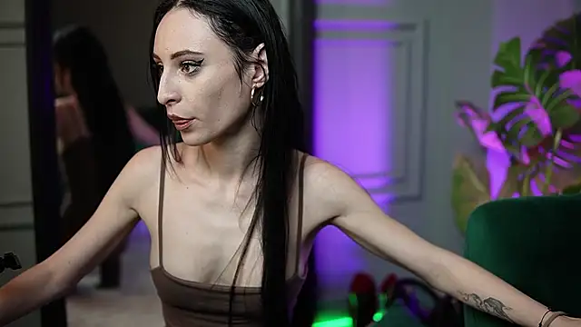 SaraiAngel online show from December 2025 09:00:01 PM