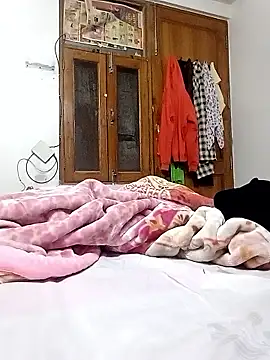 miss raavy online show from January 2026 04:00:01 PM