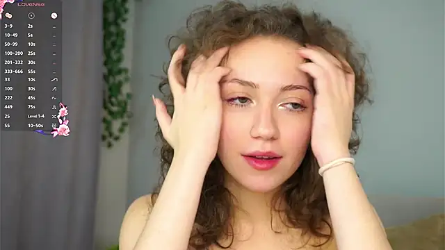 ZeniaBolich online show from November 2025 11:25:02 PM