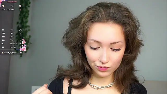 ZeniaBolich online show from November 2025 08:58:01 PM