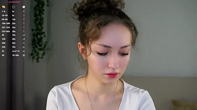 ZeniaBolich online show from November 2025 12:02:01 AM