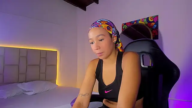 JennyLawrence online show from November 2025 07:45:01 PM