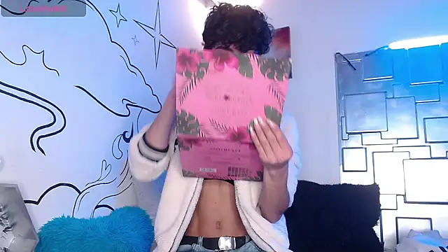 Trinity Knox online show from November 2025 04:28:02 PM