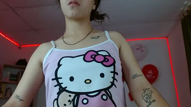 Snapshot of Lucy_y_Jacob chatting on September 2025 03:57:01 PM Lucy y Jacob online show from September 2025 03:57:01 PM