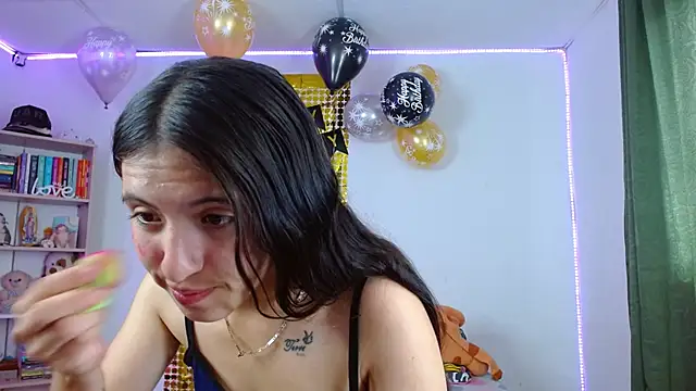 Snapshot of Lucy_y_Jacob chatting on October 2025 02:46:02 PM Lucy y Jacob online show from October 2025 02:46:02 PM