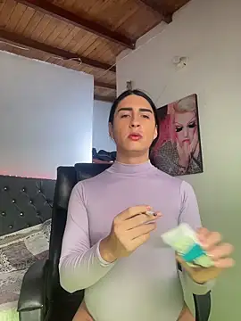 Snapshot of lola_diez chatting on November 2025 06:07:01 PM lola diez online show from November 2025 06:07:01 PM