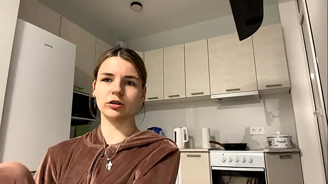 Denni Spilber online show from October 2025 04:35:01 PM