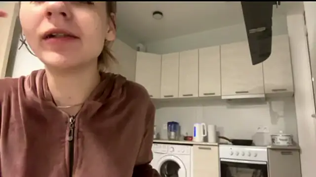 Denni Spilber online show from November 2025 03:33:02 PM