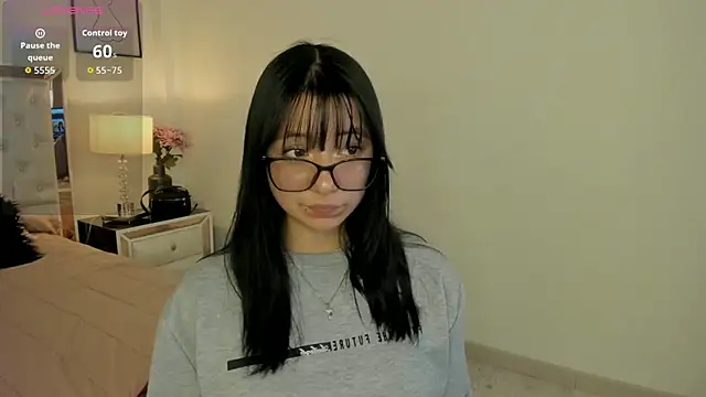 Snapshot of Zoe_Xra chatting on June 2026 09:02:03 PM Zoe Xra online show from June 2026 09:02:03 PM