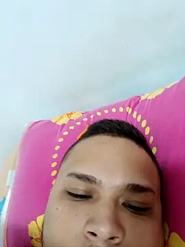 Alexboy022025 online show from October 2025 04:27:02 PM