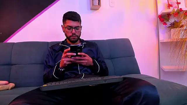 DanteWinter online show from September 2025 04:01:02 AM