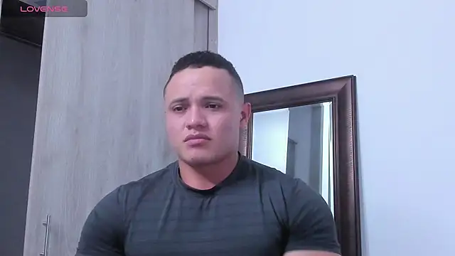 KingLevi01 online show from October 2025 10:37:01 PM