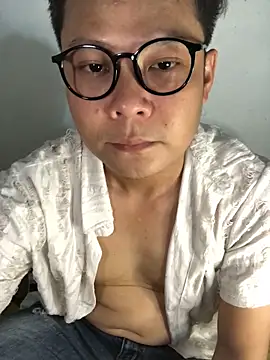 Snapshot of datnguyenvn chatting on February 2026 08:18:01 AM datnguyenvn online show from February 2026 08:18:01 AM