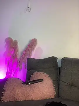 Charlottediolet online show from April 2026 11:45:02 AM