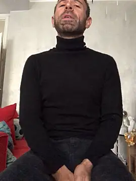 MatteoDom85 online show from October 2025 09:07:02 AM