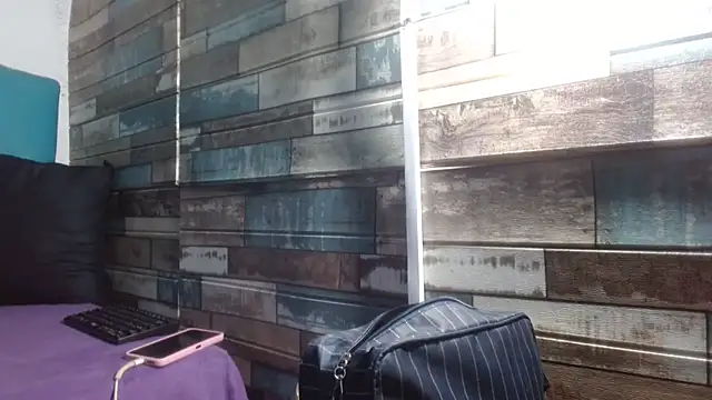 Yesamin Stone18 online show from April 2026 12:06:01 PM