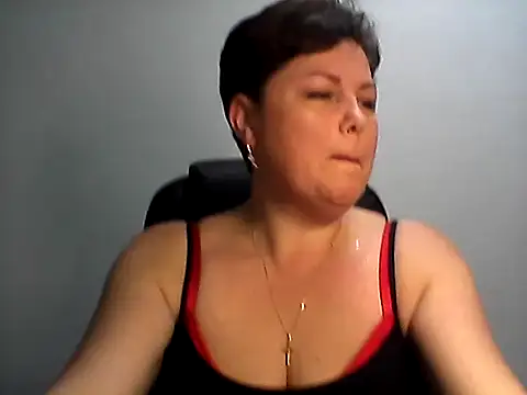 Snapshot of EllaLove2277 chatting on November 2025 06:04:02 PM EllaLove2277 online show from November 2025 06:04:02 PM