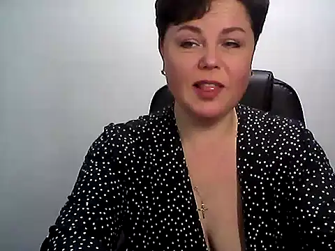 Snapshot of EllaLove2277 chatting on November 2025 01:00:02 PM EllaLove2277 online show from November 2025 01:00:02 PM