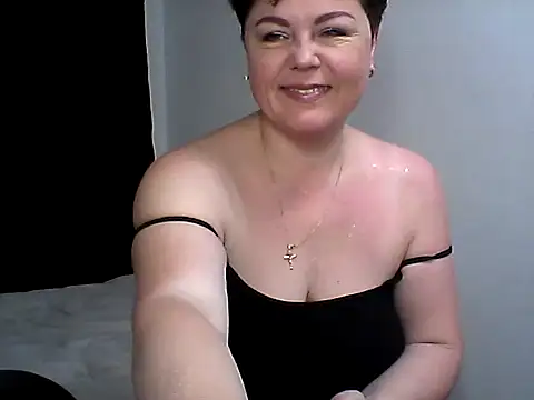 Snapshot of EllaLove2277 chatting on November 2025 06:13:01 AM EllaLove2277 online show from November 2025 06:13:01 AM