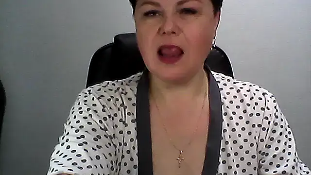 Snapshot of EllaLove2277 chatting on November 2025 01:47:02 PM EllaLove2277 online show from November 2025 01:47:02 PM