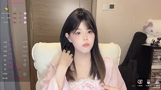 Koi-00 online show from November 2025 03:56:01 PM