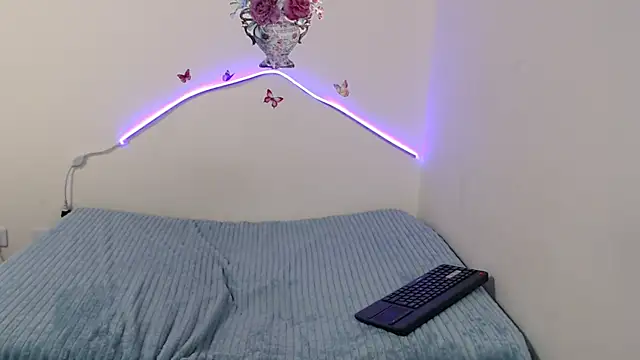 Valeryxs online show from October 2025 07:34:01 PM