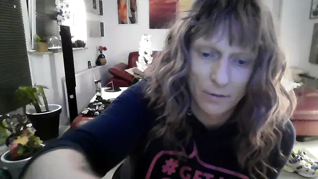 hellgirl1980 online show from October 2025 01:28:01 AM