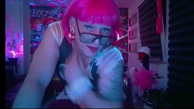 hellgirl1980 online show from July 2026 11:22:01 PM