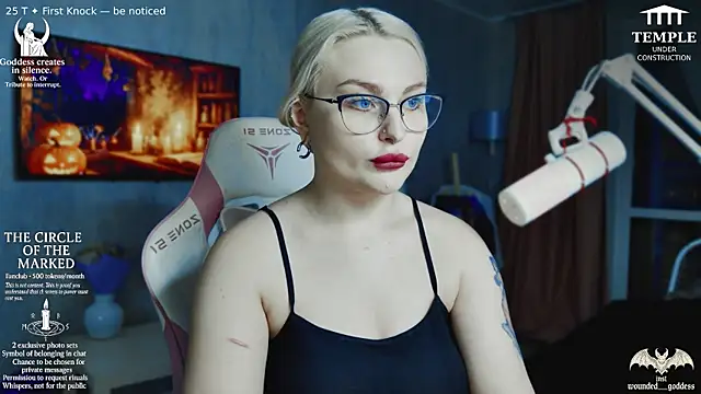 Wounded Goddess  online show from November 2025 02:51:02 PM