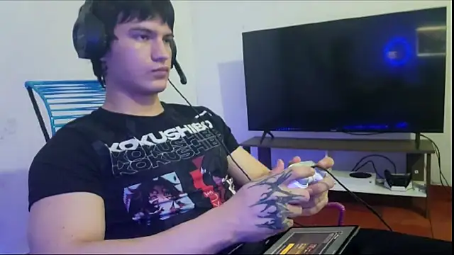 ErickWalton online show from October 2025 05:31:02 AM