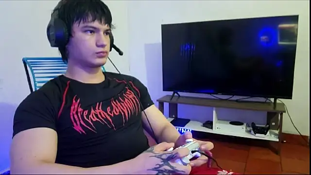 ErickWalton online show from October 2025 05:30:01 AM